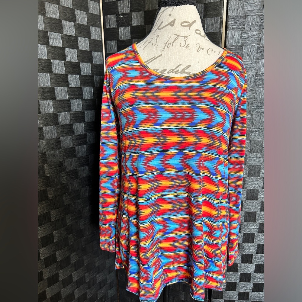 Lularoe Long sleeve top small